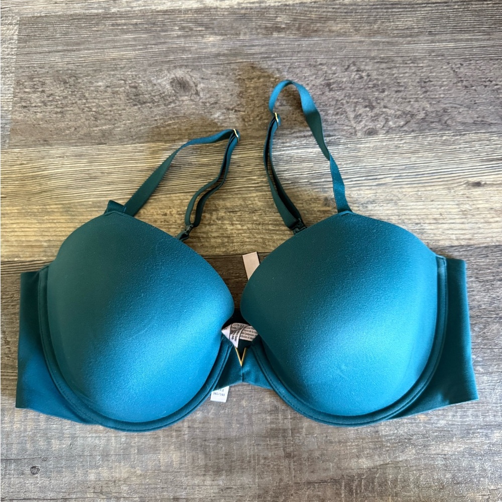 Victoria's Secret Smooth Plunge Demi Bra